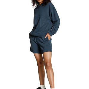 Ensemble sweat-shirt et short pour femme en tissu polaire, écologique, doux au toucher, confortable pour un usage quotidien - Product Image 1