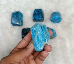 Pierre de cristal d'apatite naturelle polie de forme libre, pierre précieuse bleue pour la guérison, la méditation et la spiritualité, collection en gros, cadeau - Product Image 4