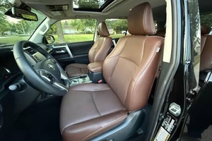 Toyota 4Runner 2024 PRÊT À ÊTRE EXPÉDIÉ Avec faible kilométrage Moteur en bon état - Product Image 4