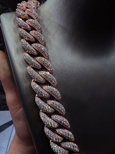 Chaîne cubaine en or rose personnalisée avec diamant moissanite taille ronde, bijoux de corps unisexe avec placage, cadeau pour lui et elle - Product Image 4