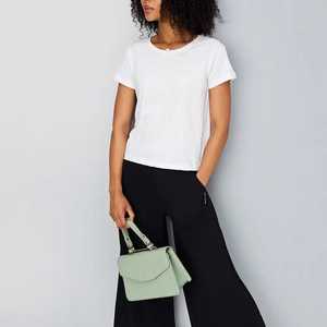 เสื้อยืดคอกลมผ้าโพลีเอสเตอร์ระบายอากาศสำหรับผู้หญิง - Product Image 4