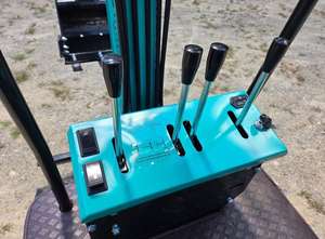 Livraison gratuite EPA CE moteur 1 tonne mini pelleteuse Eaton noyau de cylindre hydraulique moteur pompe boîte de vitesses PLC - Product Image 6