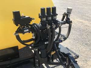 Pulvérisateur agricole auto-propulsé à trois roues à haute productivité avec moteur et pompe pour la pulvérisation des vignes dans les vergers - Product Image 4