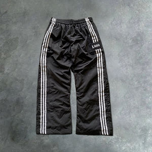 Logo personnalisé survêtement jambe droite pantalon de survêtement baggy pantalon de survêtement coupe-vent à rayures latérales survêtement en nylon pantalon de survêtement pour hommes - Product Image 2