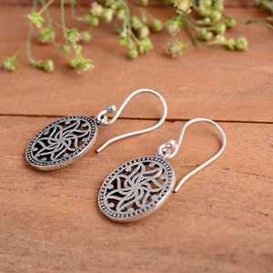 Boucles d'oreilles pendantes florales en argent sterling 925 faites à la main, oxydées, style tribal ethnique bohème hippie, pour mariage, vente en gros de bijoux pour femmes - Product Image 3