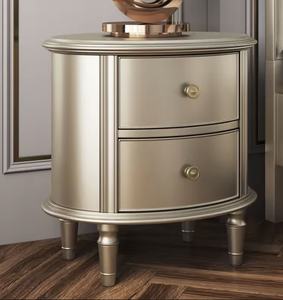 โต๊ะข้างเตียงสไตล์อเมริกันสุดหรู สีทองแชมเปญ ห้องนอนไม้เนื้อแข็งทั้งหลัง ตู้ข้างเตียง ตู้เก็บของชั้นที่สอง - Product Image 1