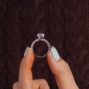 Anillo de compromiso de oro macizo de 14K personalizable VS corte ovalado IGI Lab aniversario diseño profesional para fiestas anillos finos - Product Image 1