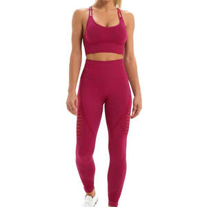 Vêtements de fitness et d'entraînement Ensemble de yoga pour femmes en couleur unie Conception de logo sur mesure Ensemble de yoga pour femmes en couleur unie - Product Image 4