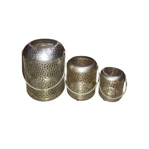 Ensemble de lanternes suspendues en fer de qualité supérieure de 3 pièces avec finition polonaise pour lanternes suspendues en métal de décoration intérieure - Product Image 4