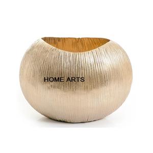 Fournisseur de gros Vase à fleurs Vase couleur or martelé en aluminium Vase à fleurs de forme ronde au design classique - Product Image 4