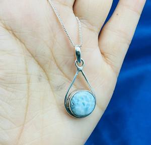 Collar con colgante fino de piedras preciosas de Larimar natural hecho a mano con ajuste de bisel para colgantes de amuleto de amante - Product Image 4