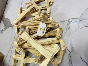 Portavasos de bambú natural de Vietnam diseñado para cafeterías, bares y mostradores de bebidas con calidad confiable y disponibilidad al por mayor. - Product Image 3