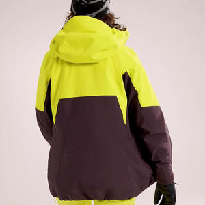 Veste de ski d'hiver pour femme avec ajustement personnalisé Conception OEM Matériau respirant Impression de logo et marque de distributeur - Product Image 5