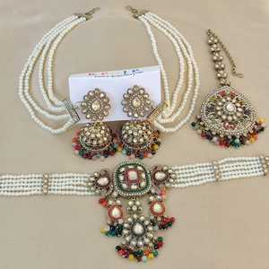 Conjunto de collar de fabricante indio con pendientes Earchain y conjunto de collar de Gargantilla Maang Tikka perfecto para bodas y ropa de fiesta - Product Image 4