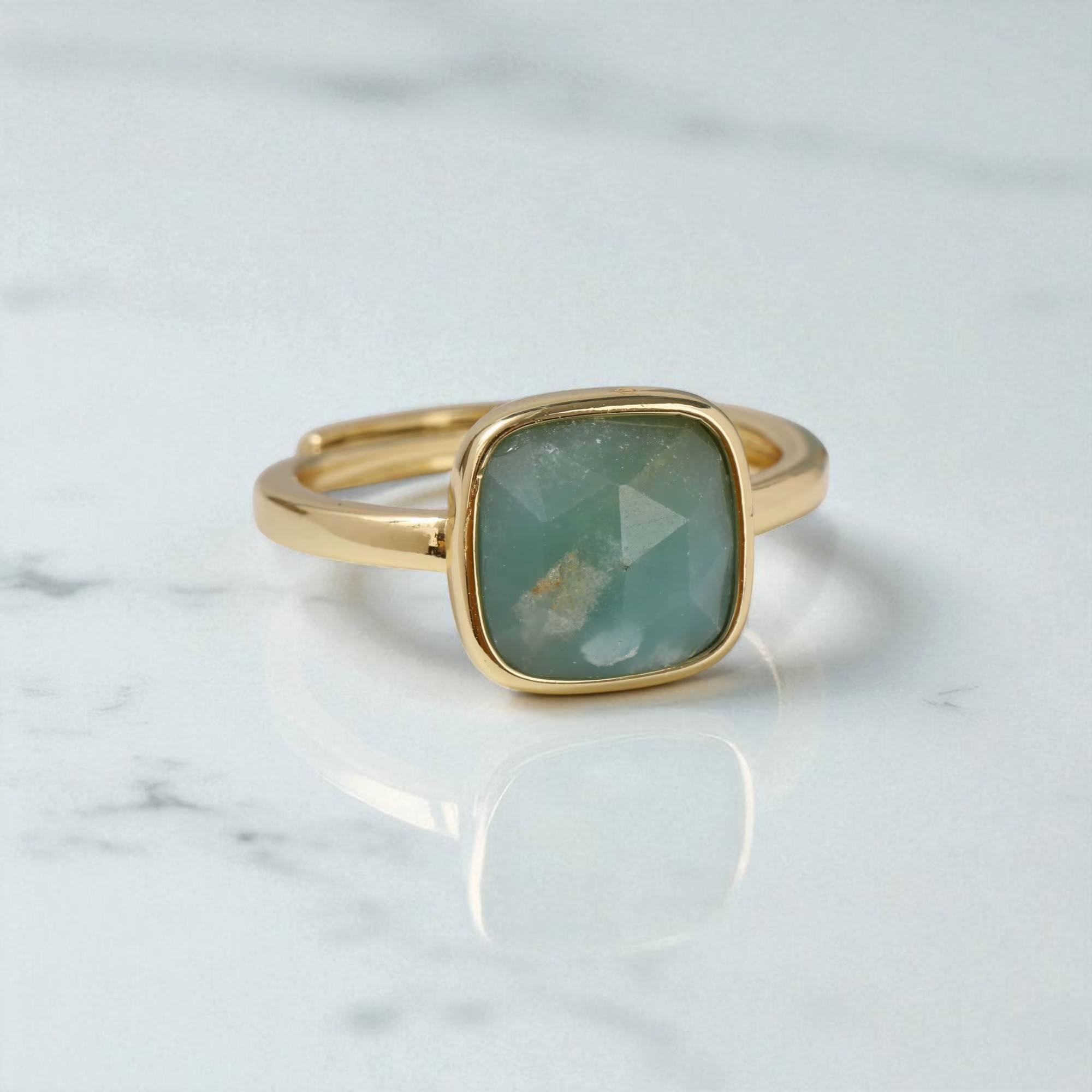 แอมะซอไนต์