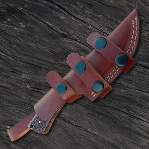 Cuchillo de Damasco de cobre de nuevo diseño con funda de transporte horizontal Cuchillo para desollar con mango de resina - Product Image 2