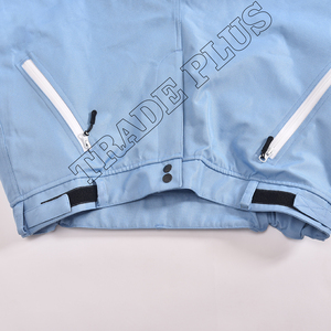 Pantalones de Nieve Azul Claro de la Mejor Calidad, Impermeables, Tipo Cargo para Esquí, con Trabillas para Cinturón, Bolsillos con Cremallera y Tela Cortavientos - Product Image 3