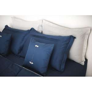 ชุดเครื่องนอนโอสเตอร์บลูคิงไซส์ ผ้าปูที่นอนหรูหราและนุ่มสบายในโทนสีน้ำเงินอ่อน - Product Image 1