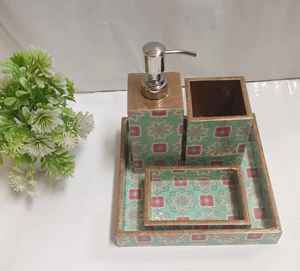 Ensemble de salle de bain élégant en MDF et résine, quatre pièces, écologique, résistant aux rayures, revêtement durable et imperméable, organisation élégante - Product Image 2