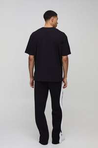 เสื้อยืดผู้ชายทรงกราฟิกขนาดใหญ่น้ำหนักเบาสีดำ - Product Image 5