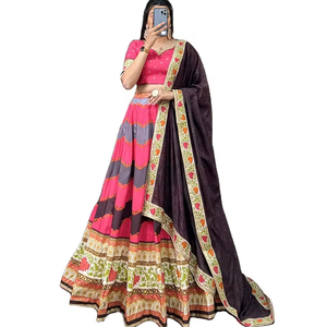 Lehenga Choli nuptiale en soie de haute qualité avec un travail complet à la mode Lehenga réception Lehenga Choli avec un design simple - Product Image 1