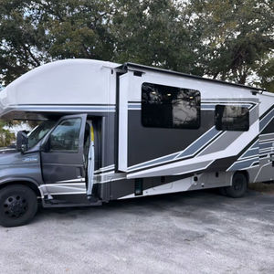 Autocaravana Todoterreno 4x4 de Lujo, Camper para 4 Personas con Refrigerador, Una Habitación, Emisión Euro 5, en Venta - Product Image 1