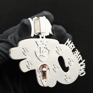 Colgante Unisex de Acero Inoxidable con Diamantes de Imitación CZ, Estilo Hip Hop Contemporáneo Personalizado - Product Image 2