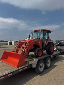 Venta al por mayor de tractores agrícolas 4x4 Mini LA1055 y tractores agrícolas usados Kubota LA1065 4x4. - Product Image 6