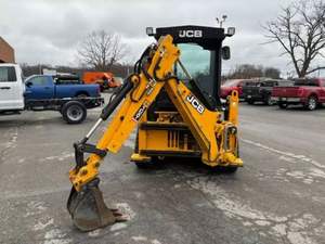 Retroexcavadora Caterpillar 420 4x4 usada 1CXT JCB Buen estado Características digitales Componentes principales Motor Bomba de motor 2 años - Product Image 2