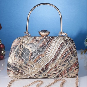 กระเป๋าคลัทช์สำหรับตอนเย็นแฟชั่นทำจากเรซินสำหรับผู้หญิงงานแต่งงานงานกระจกทำมือสไตล์อินเดียส่งออก - Product Image 1