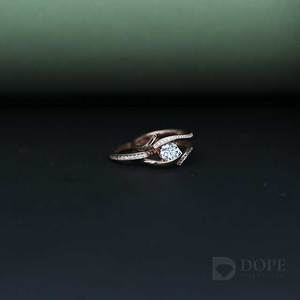 แหวนเพชร18KT ทองแท้สำหรับใส่ใน1.00ct โซลิอาแนร์ประดับด้วยเพชรที่ปลูกในห้องปฏิบัติการขนาดเล็กมีเพชรเป็นของขวัญสำหรับปาร์ตี้และงานแต่งงาน - Product Image 5