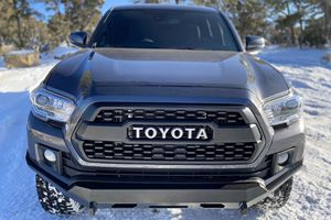 TOYOTA TACOMA TRD OFF-ROAD DOBLE CABINA 4X4 2019 USADO, VOLANTE A LA IZQUIERDA/DERECHA - Product Image 2