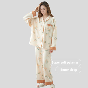 Personnalisé élégant femmes été à manches longues maison porter Satin soie 2 pièces pyjamas vêtements de nuit avec Logo avant pour grande taille - Product Image 3