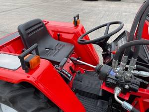 จัดส่งฟรี รถแทรกเตอร์ขนาดเล็ก FX-20D |   เครื่องยนต์ดีเซล 20 แรงม้า 3 สูบ |   ระบบขับเคลื่อนสี่ล้อ |   ระบบเปลี่ยนเกียร์ 9F/3R พาวเวอร์ชิฟท์ |    รถตักหน้าคาตาน่า |   พีทีโอ |   ระบบเชื่อมต่อแบบ 3 จุด - Product Image 6