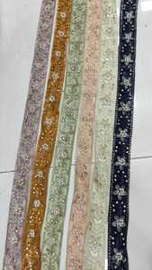 Cintas y cordones bordados a máquina hechos a medida en varios diseños y colores para vestidos de novia con borde de lentejuelas en ambos lados. - Product Image 2