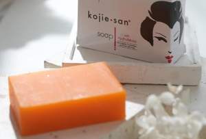 Savon Solide Original à l'Acide Kojique pour Éliminer les Taches Brunes, Blanchissant et Éclaircissant, avec Glycérine et Huile d'Arbre à Thé, à Base de Plantes, pour Tous Types de Peau - Product Image 4