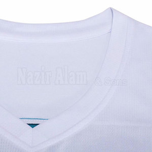 Uniforme de basket-ball durable pour hommes avec short en jersey confortable, vêtements de sport légers et respirants, parfaits pour les entraînements d'équipe - Product Image 4