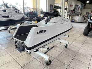 NUEVO 2025 Waverunner SuperJet Moto Acuática Nueva de Fibra de Vidrio con Motor de 2 Tiempos, 3 Cilindros y 1100CC - Product Image 2