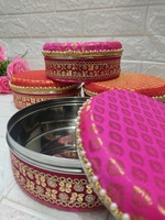 Boîte à biscuits décorative en acier inoxydable pour bonbon sucré Conteneur pour mariage Shagun Haldi Mehndi Ganesha Chaturthi Cadeau de retour