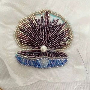 Charme de bus de New York brodé à la main tendance, perles, mignon, élégant, luxueux, dernier cri, magnifique, accessoire de mode personnalisé - Product Image 1