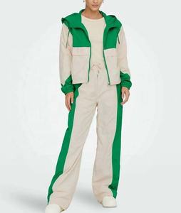 Chaquetas cortavientos con capucha y cremallera con logotipo personalizado para mujer, técnicas impresas de entrenamiento ligeras y transpirables - Product Image 4