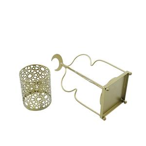 Farol Decorativo de Metal Dorado para Ramadán con Asa de Luna Creciente, Diseño de Jaula con Corte Intrincado, Base Estable para Decoración Festiva del Hogar - Product Image 3
