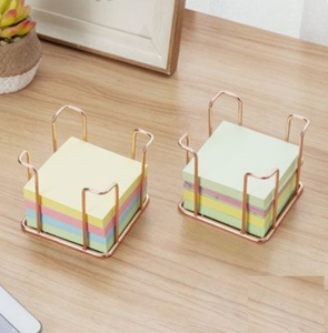 Soporte de exhibición de tarjeta Soporte de exhibición de mesa de tarjeta de visita Soporte de tarjeta de visita de metal con acabado de oro rosa Soporte para escritorio de negocios - Product Image 1