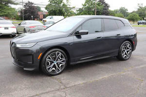 2022 BMW IX XDrive50 AWD 4dr กิจกรรมกีฬายานพาหนะเบาะหนังกล่องเกียร์อัตโนมัติ4L ด้านหลังเป็นตัวเลือกแก๊สไฟฟ้าที่ใช้ - Product Image 3