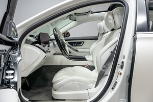 Mejor precio, mejor valor 2023 Mercedes S-Class Maybach S 680 4MATIC Automático de 9 velocidades - Product Image 3
