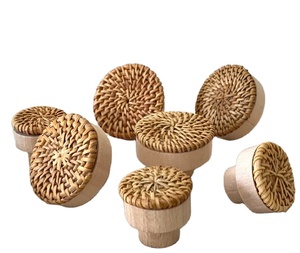 Boutons de meubles ronds en rotin et bois - Product Image 1