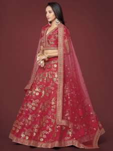 Prix de gros de haute qualité rouge Lehenga Choli Premium conception spéciale pour les fêtes et les mariages - Product Image 3