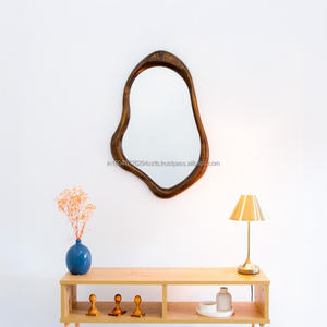 Espejo de Pared Redondo Art Deco KALATRI, Hecho a Mano, Ecológico, Asimétrico, Ligero, con Marco Decorativo de Madera - Product Image 2