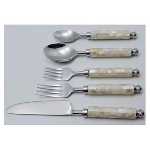 Ensemble de couverts en acier de conception de toit ensemble de couverts avec poignée en métal Couverts plaqués de fête durables en résine pour usage domestique - Product Image 3