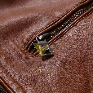 Chaqueta de Invierno de Cuero Genuino Elegante para Hombre con Diseño Clásico y Ajuste Cómodo, Perfecta para Uso Diario - Product Image 5